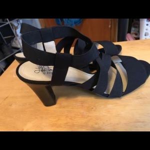 Lifestride women’s Charlotte heeled sandals.
